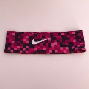 Nike headband, never worn before🖤